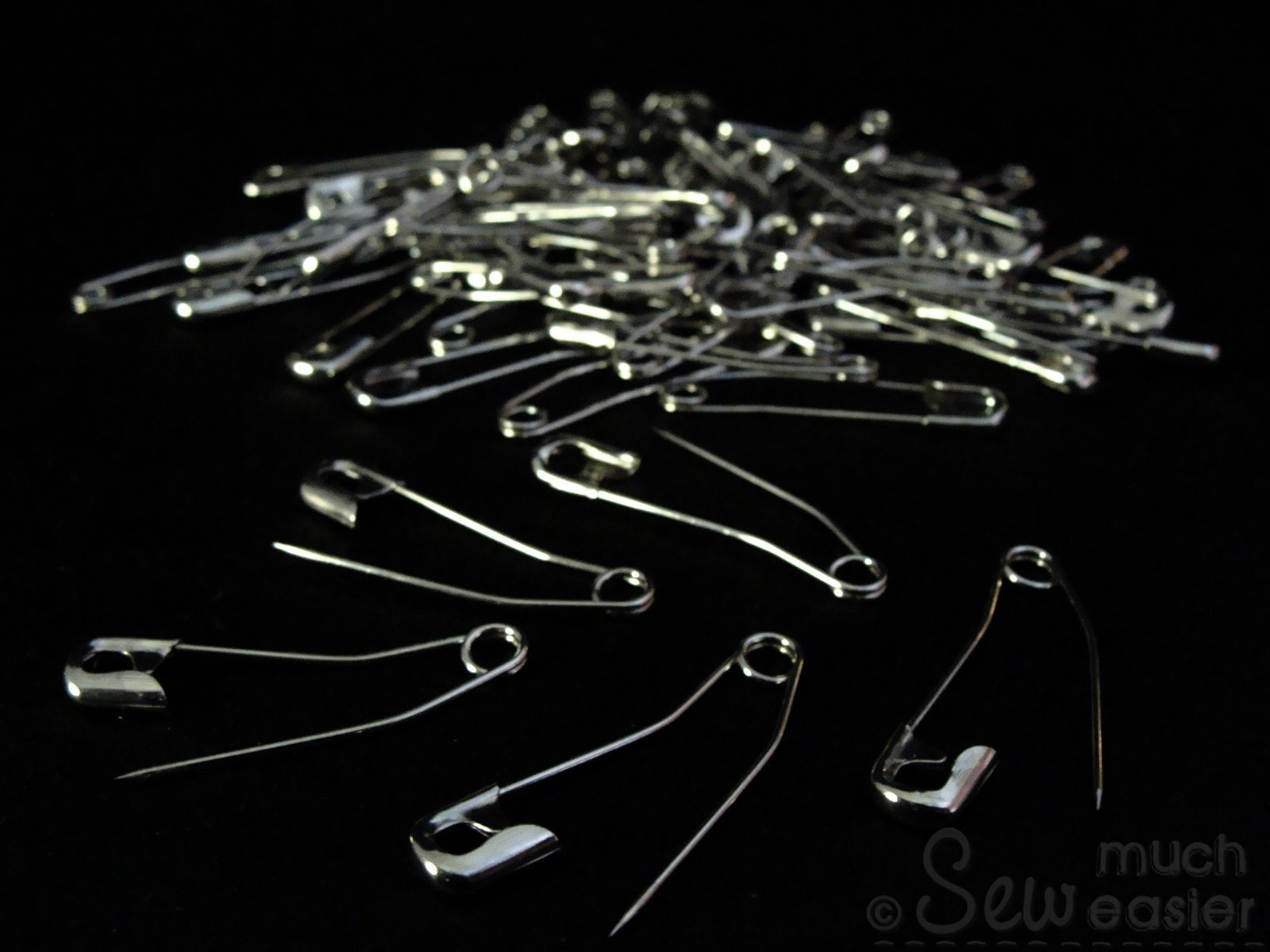 Qjaiune 120Pcs Curved Safety Pins Size 1 Bent Safety Pins for Quilting and Knitting 1-1/16 inch / 27mm Quilting Basting Pins Sliver 